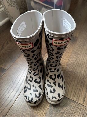 NEW Hunter Leopard-Print Rain Boots - Cream & Black size 13/1 - EU 31
